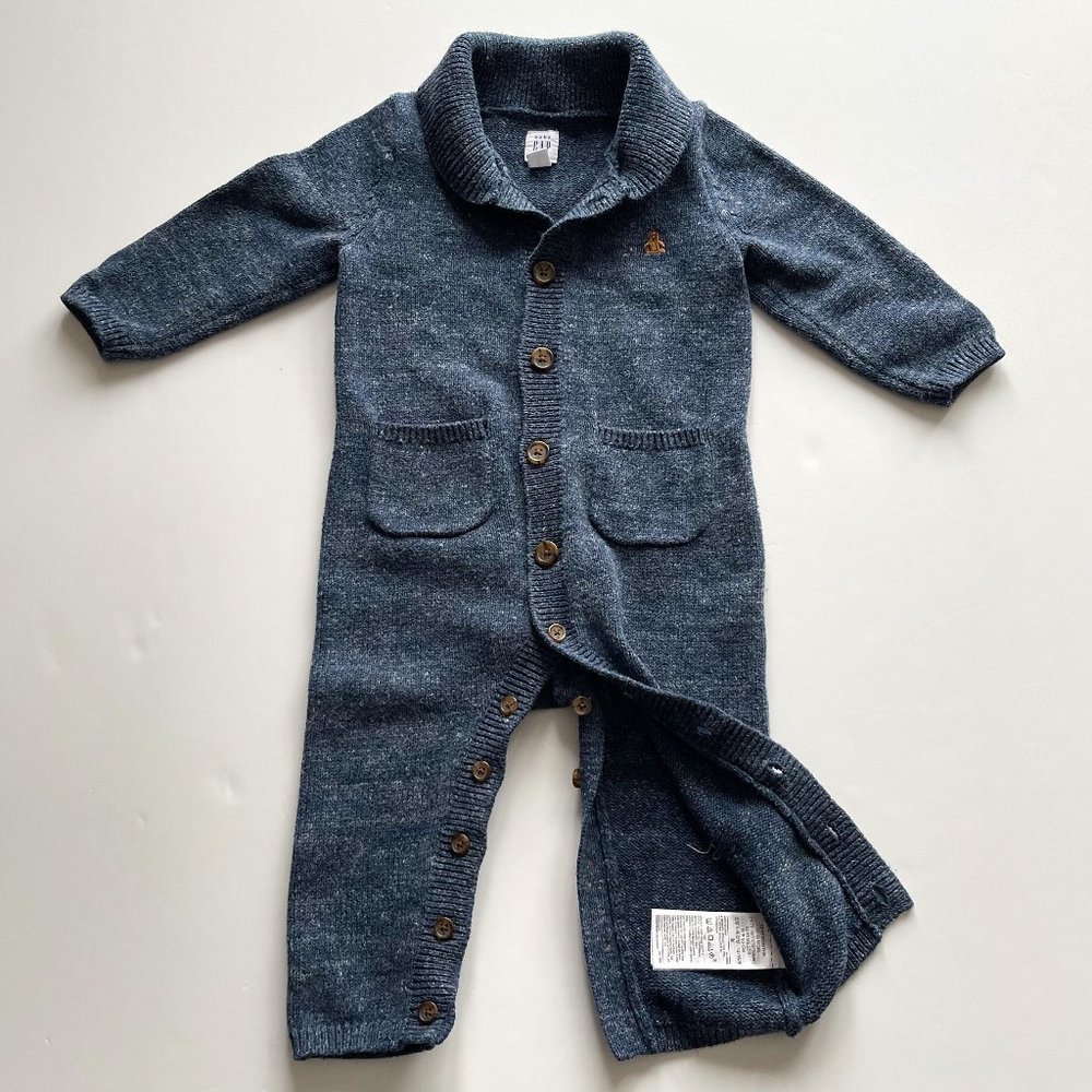 BABY GAP 80% cotton quality knit one-piece, with pockets, shawl collar, btns